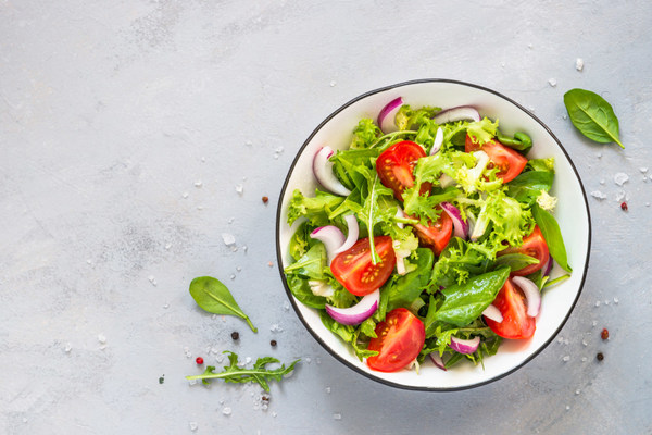 Ron Simon & Associates presenta sexta demanda por Cyclospora contra ensalada embolsada Fresh Express mientras victimas en Iowa alcanzan 74 e Illinois vecino registra 57